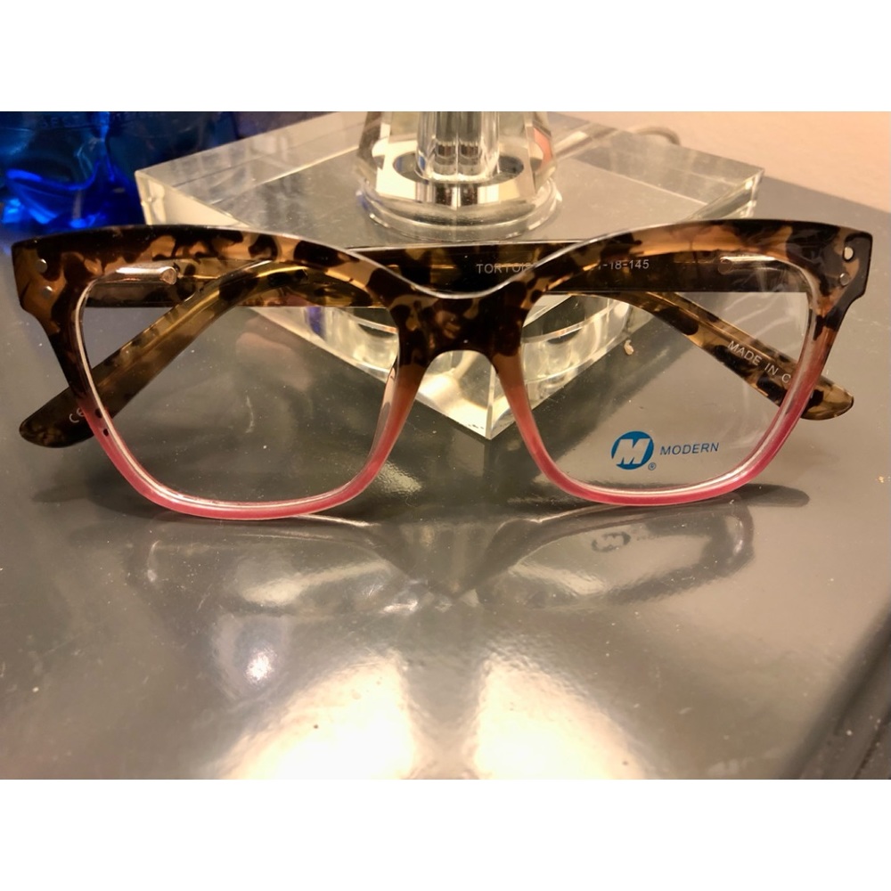 Excellent cond’n eyeglasses. Fill w/your own Rx. Tortoise rose. Case included